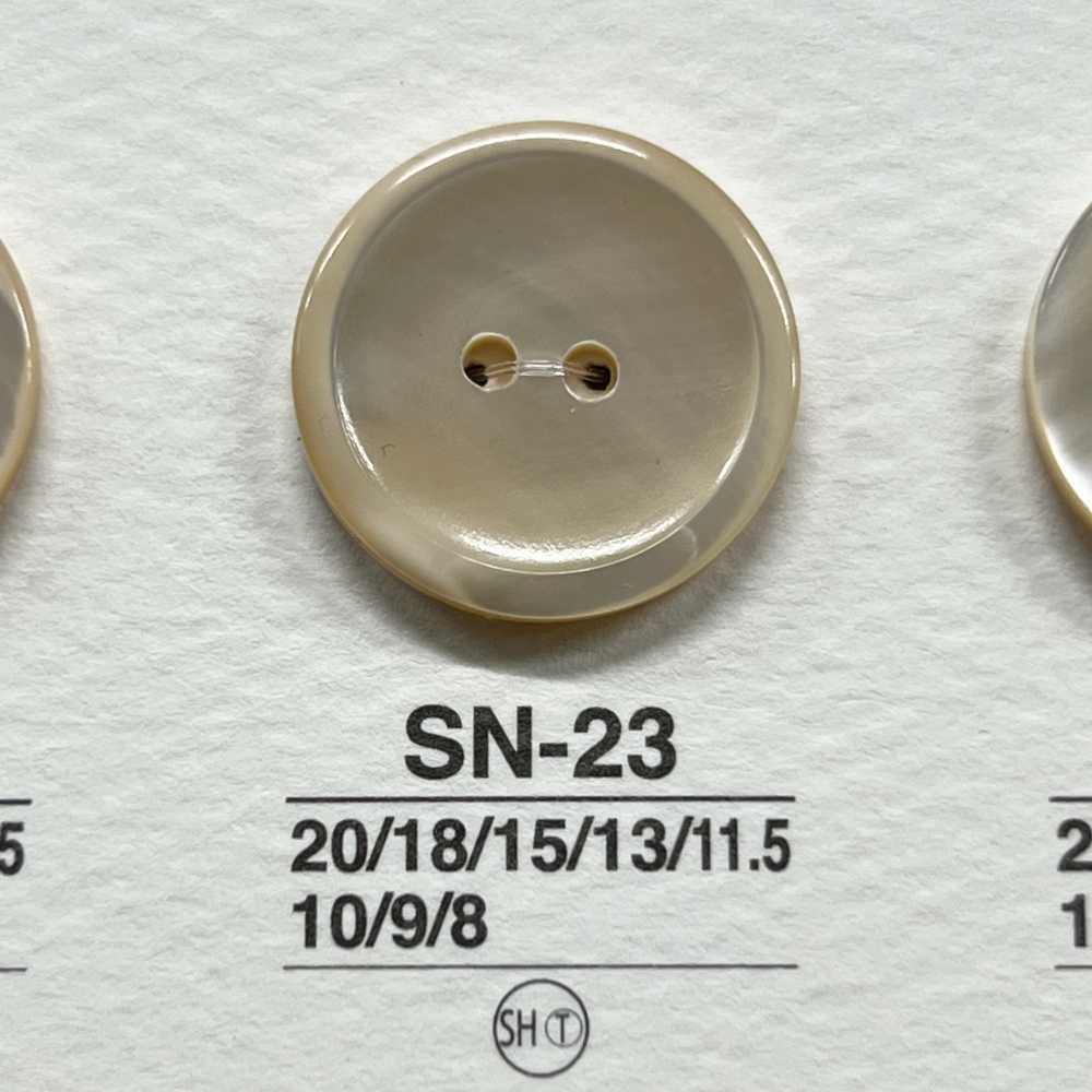 SN23 天然材料由尖尾螺制成 2 孔光泽纽扣 爱丽丝纽扣
