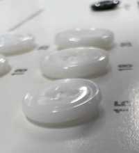 870 尿素树脂四眼带边纽扣 长颈鹿纽扣（斜纹纽扣行业） 更多图片