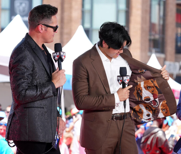 参考图片来源：https://www.nikkansports.com/baseball/mlb/photonews/photonews_nsInc_202407170001264-2.html